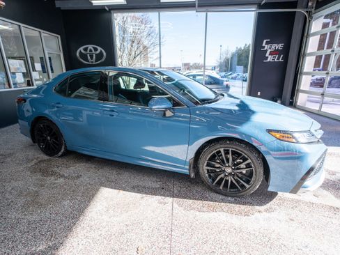 Used 2023 Toyota Camry XSE image 5