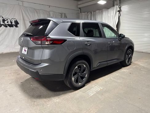 Used 2025 Nissan Rogue SV FWD image 7