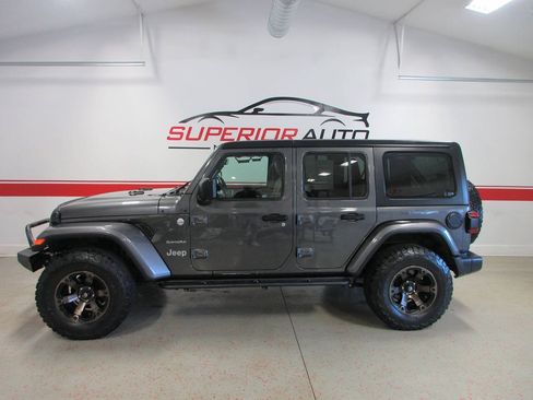 Used 2018 Jeep Wrangler Unlimited Sahara w/ LED Lighting Group AWD/4WD image 3