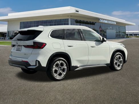 Used 2025 BMW X1 xDrive28i w/ Technology Package image 12