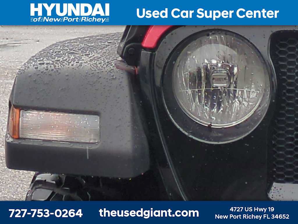 Used 2023 Jeep Wrangler Sport AWD/4WD image 9