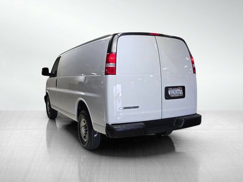 Used 2021 Chevrolet Express 2500 w/ Driver Convenience Package RWD image 5