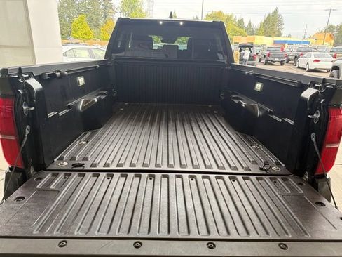 Certified 2025 Toyota Tacoma SR5 AWD/4WD image 9