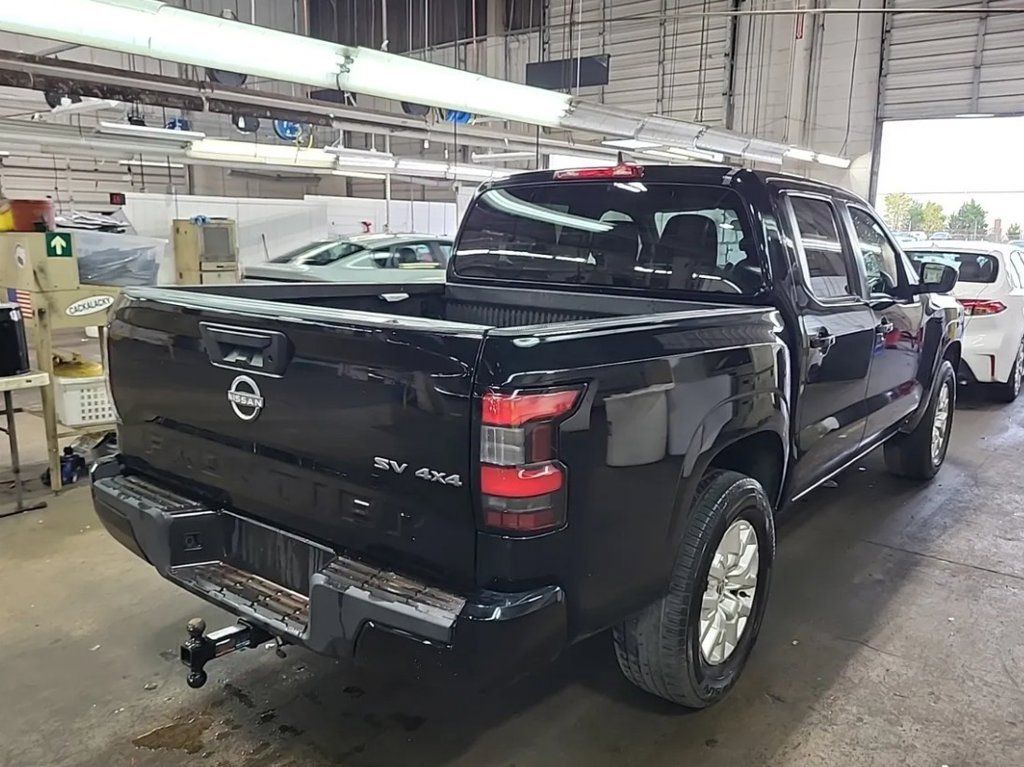Used 2023 Nissan Frontier SV AWD/4WD image 2