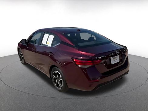 Used 2025 Nissan Sentra SV FWD image 9