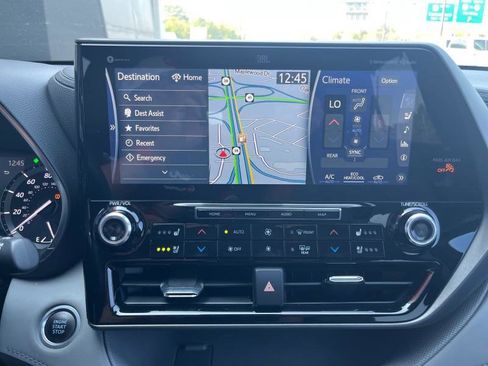 Used 2021 Toyota Highlander Limited image 14