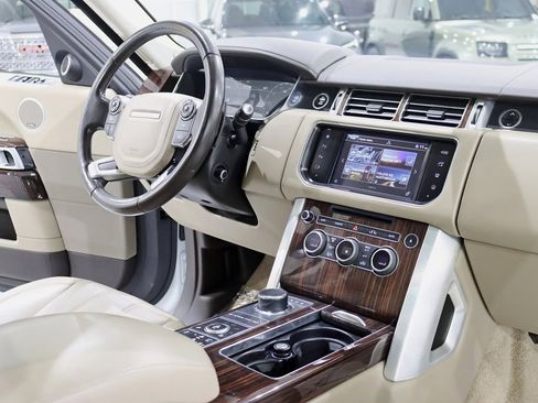 Used 2016 Land Rover Range Rover HSE image 34