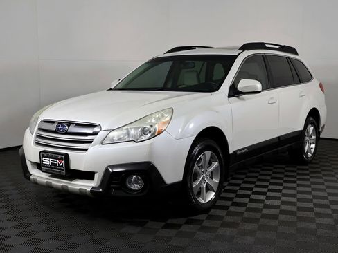 Used 2014 Subaru Outback 2.5i Limited AWD/4WD image 2