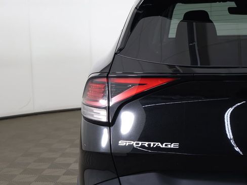 Used 2024 Kia Sportage LX AWD/4WD image 13