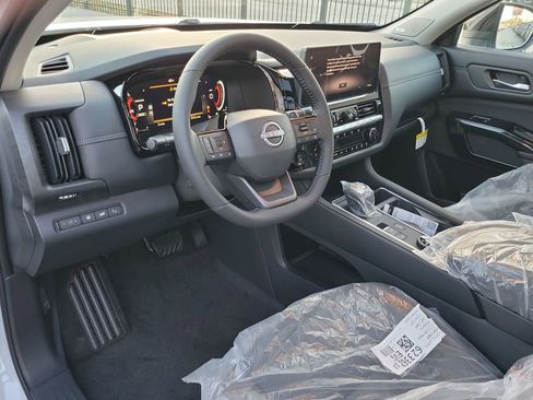 New 2026 Nissan Pathfinder Platinum AWD/4WD image 19