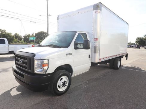 Certified 2022 Ford E-450 and Econoline 450 Super Duty w/ Power Windows & Locks Group image 9
