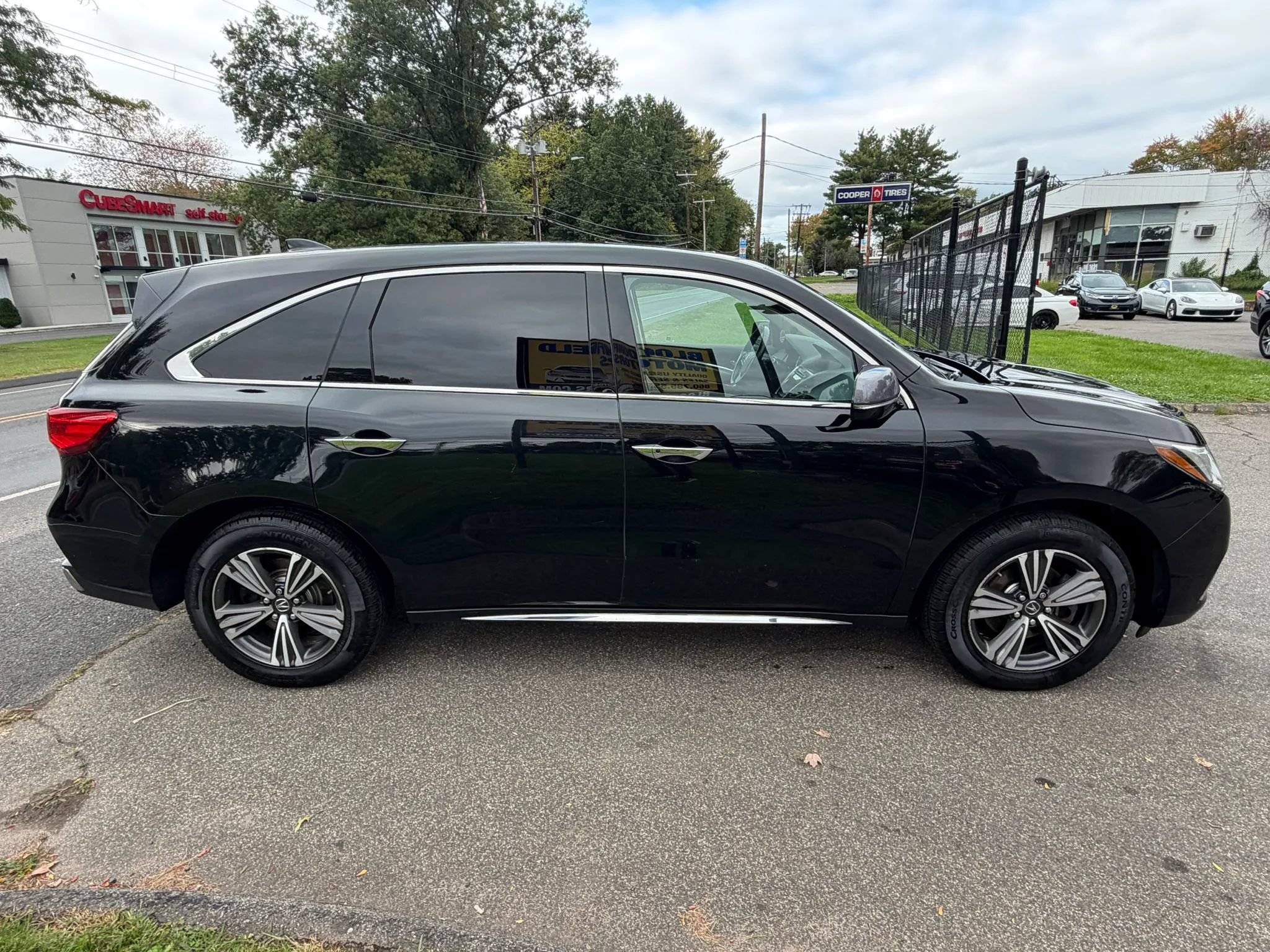 Used 2017 Acura MDX SH-AWD image 4