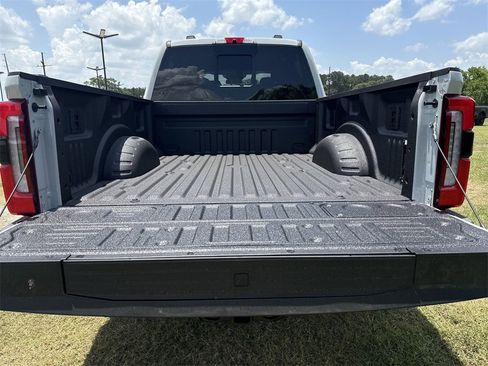 New 2025 Ford F250 Platinum image 23
