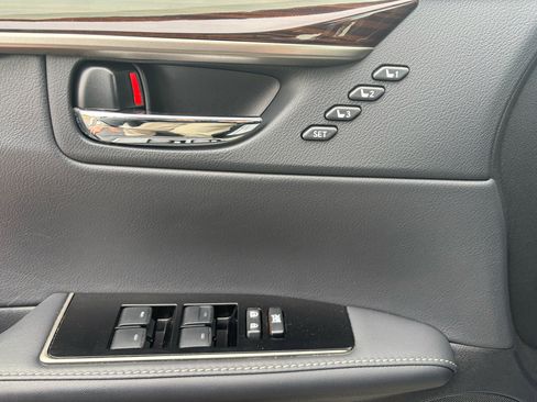 Used 2017 Lexus ES 300h image 14