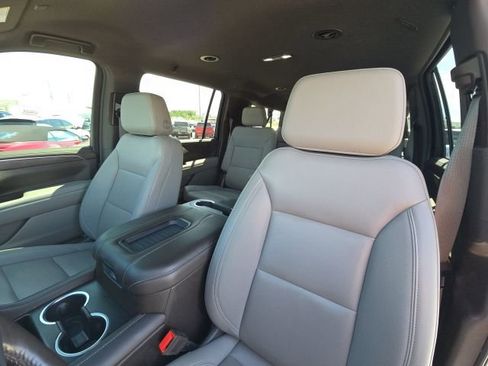 Used 2022 Chevrolet Suburban Z71 w/ Z71 Off-Road Package image 24