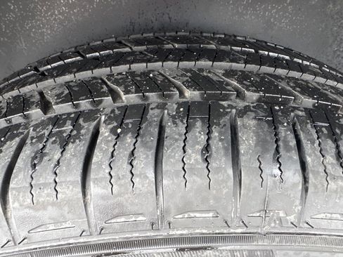 Used 2009 Buick Enclave CXL w/ Entertainment Package #3 image 10