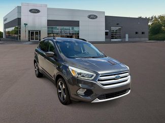 Used 2017 Ford Escape SE w/ Equipment Group 201A AWD/4WD video 2
