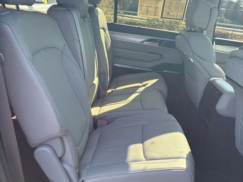 Used 2022 Jeep Grand Wagoneer Series I w/ Flexible Seating Group image 20