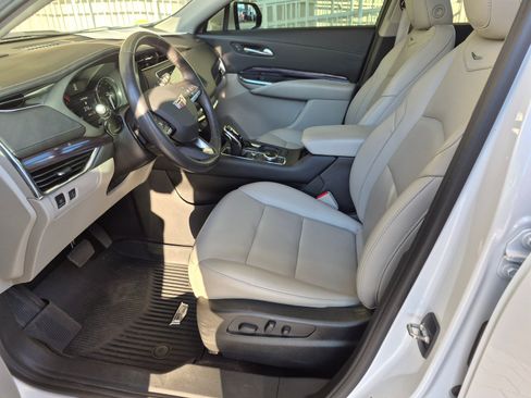 Certified 2023 Cadillac XT4 Luxury w/ Cold Weather Package AWD/4WD image 16