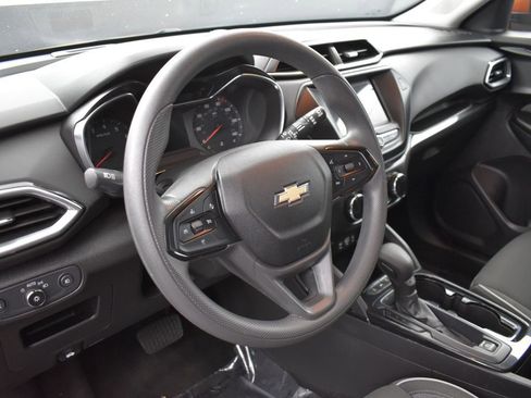 Used 2022 Chevrolet TrailBlazer LT w/ LPO, Blackout Package image 14