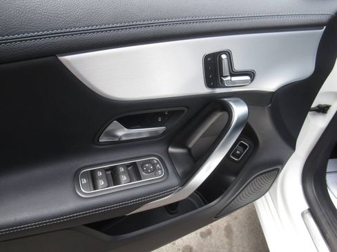 Used 2025 Mercedes-Benz CLA 250 4MATIC image 18