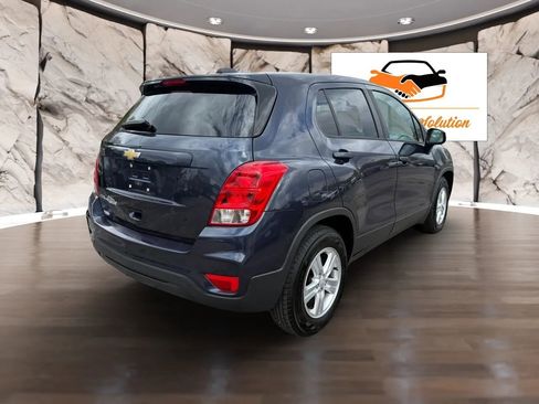 Used 2019 Chevrolet Trax LS w/ Tint and Cruise Package FWD image 6