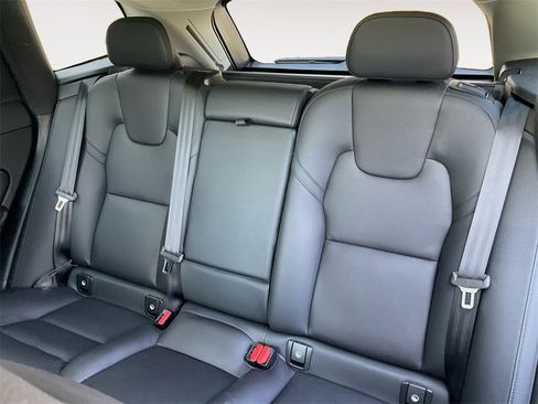 Certified 2023 Volvo XC60 B5 Plus image 13