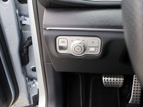 Certified 2025 Mercedes-Benz GLS 450 4MATIC image 39