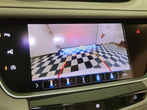 Used 2020 Cadillac XT5 Premium Luxury image 11