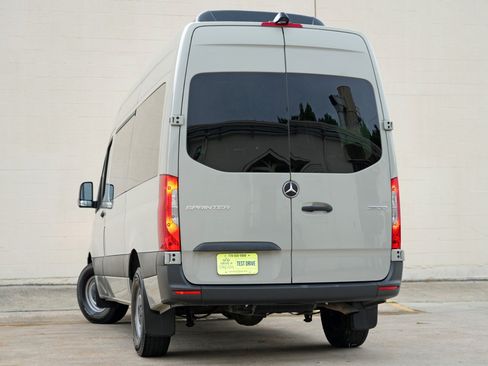 Used 2022 Mercedes-Benz Sprinter 2500 image 6
