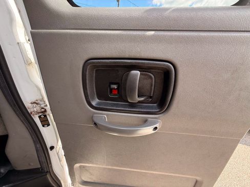 Used 2017 GMC Savana 3500 LS RWD image 31