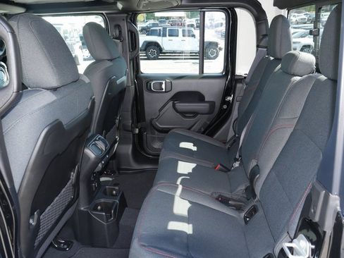 New 2025 Jeep Gladiator Rubicon w/ Convenience Group image 25