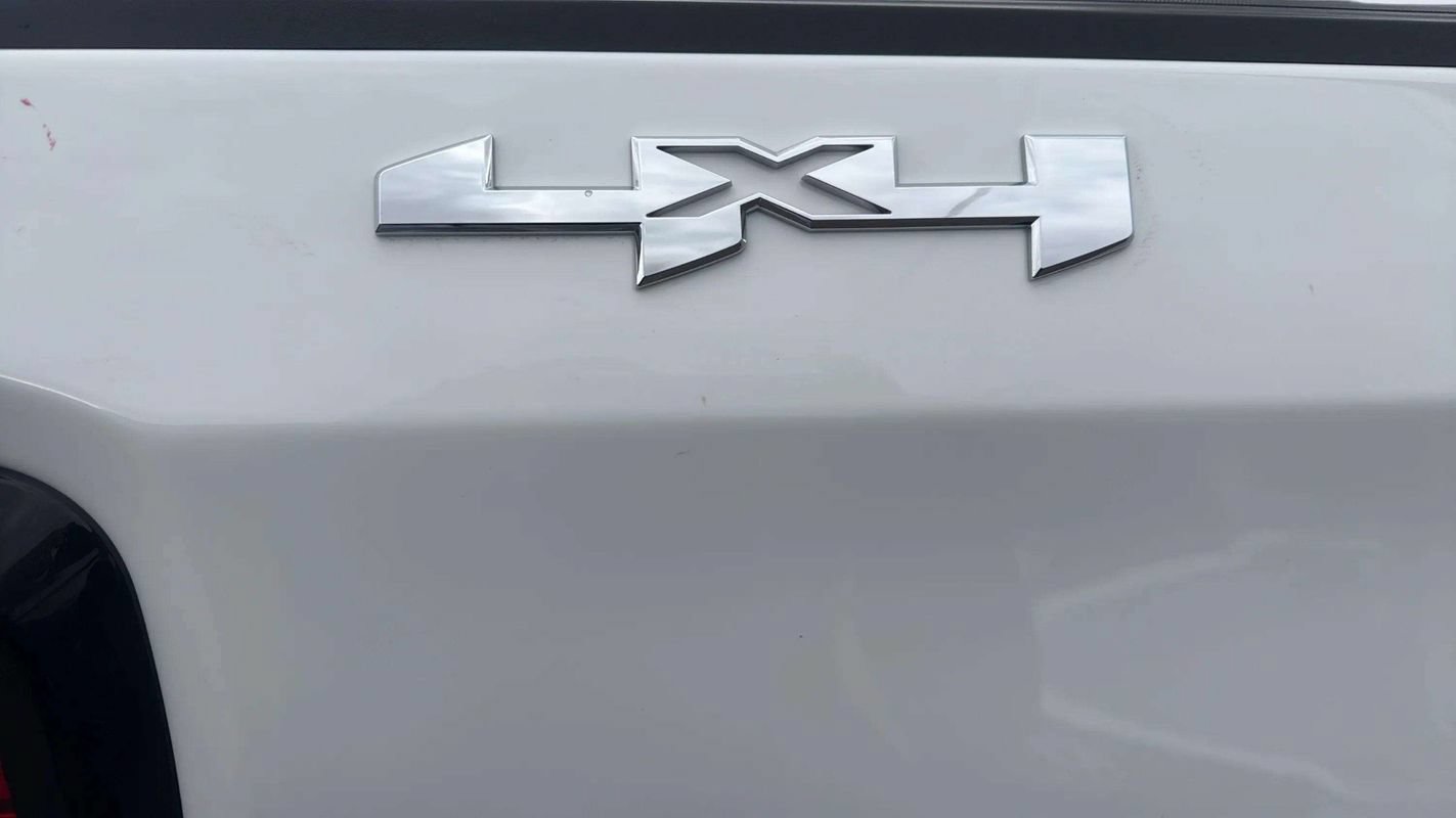Used 2025 GMC Sierra 1500 SLT AWD/4WD image 25