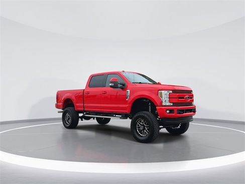 Used 2019 Ford F250 Lariat w/ Lariat Value Package image 2
