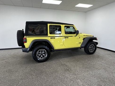Used 2024 Jeep Wrangler Unlimited Rubicon w/ Technology Group image 21