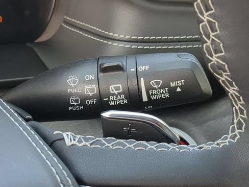 Used 2023 Jeep Grand Cherokee Overland AWD/4WD image 24