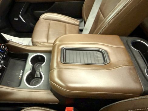 Used 2021 Chevrolet Suburban High Country AWD/4WD image 22