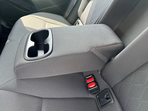 Used 2020 Toyota Corolla LE FWD image 35