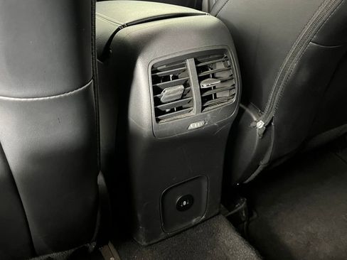 Used 2024 Ford Escape Platinum image 27