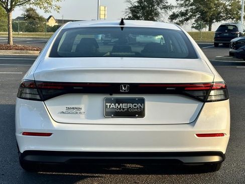Certified 2025 Honda Accord SE image 3