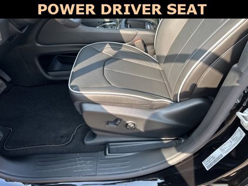 New 2026 Chrysler Pacifica Limited w/ S Appearance Package image 20