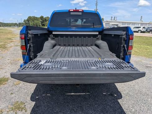 Used 2024 Nissan Frontier SV w/ SV Convenience Package AWD/4WD image 13