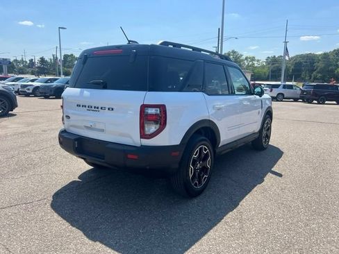 Certified 2025 Ford Bronco Sport Outer Banks w/ Outer Banks Tech Package+ AWD/4WD image 4