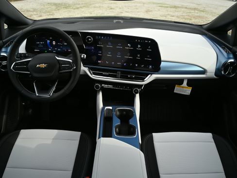 New 2026 Chevrolet Equinox EV LT image 3