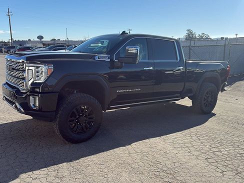 Used 2021 GMC Sierra 2500 Denali w/ Denali Black Diamond Edition image 7