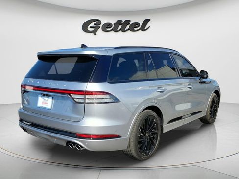Used 2023 Lincoln Aviator Reserve w/ Equipment Group 201A image 4