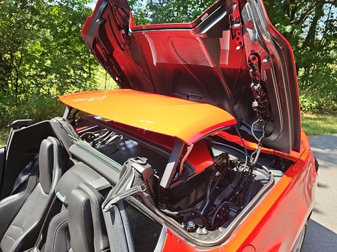 Used 2021 Chevrolet Corvette Stingray Convertible w/ Z51 Performance Package RWD image 19