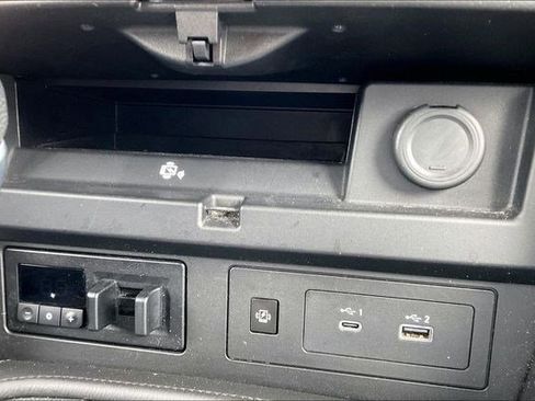 Used 2023 Nissan Armada SV image 37