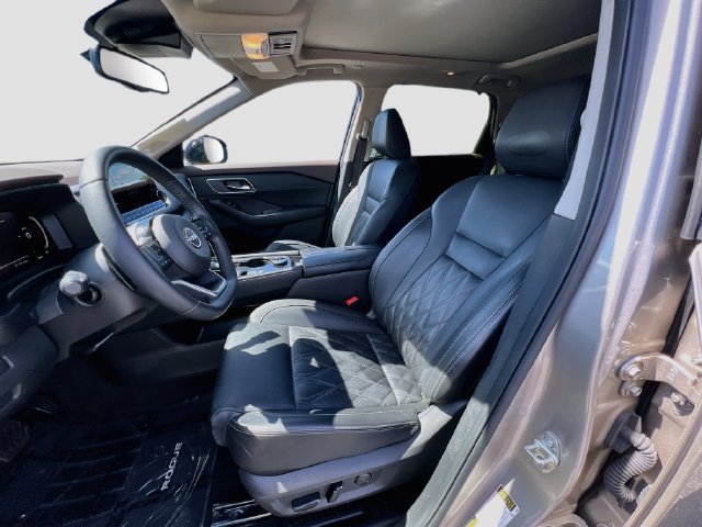 Used 2023 Nissan Rogue Platinum w/ Platinum Premium Package AWD/4WD image 19