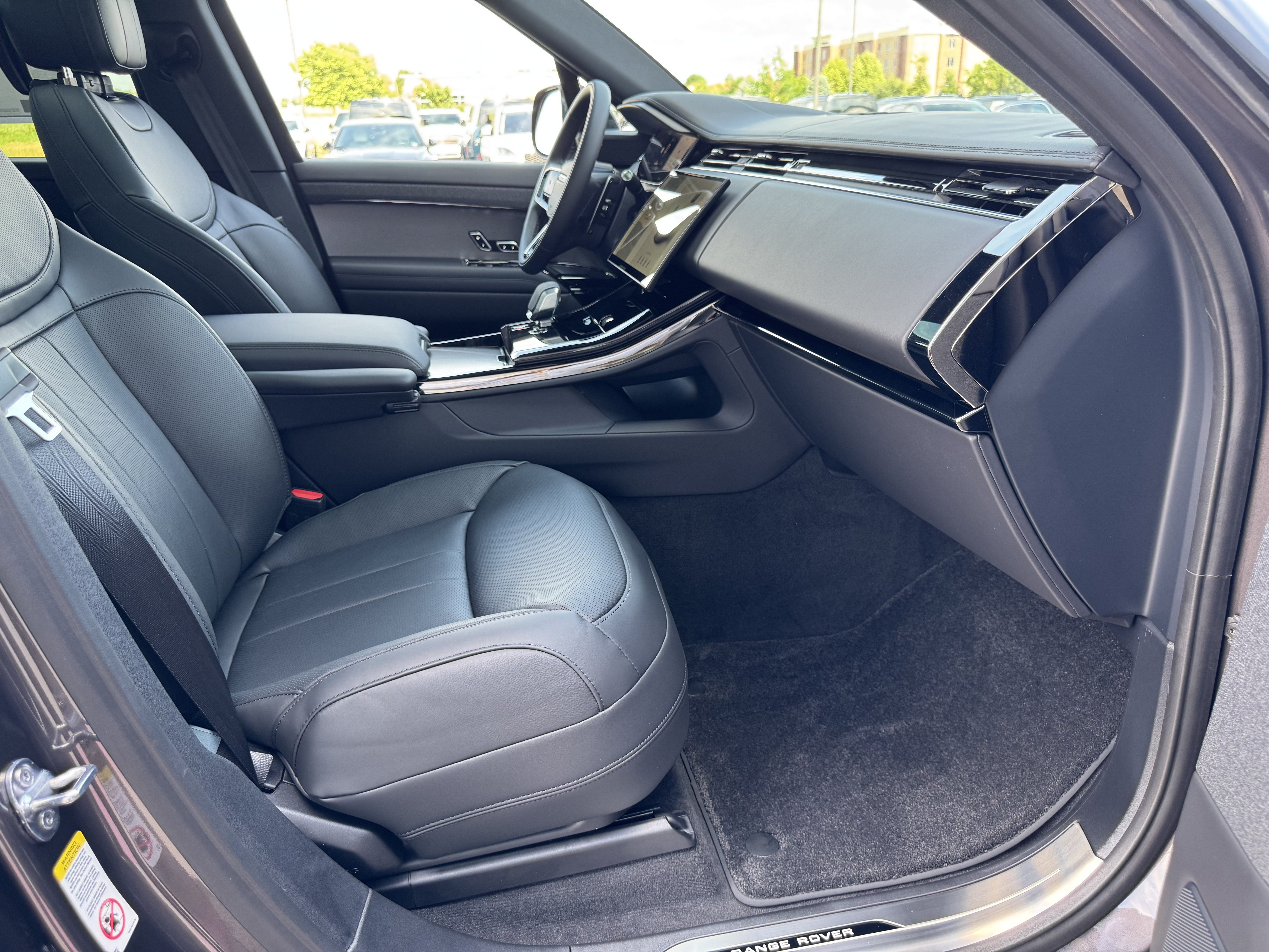 New 2026 Land Rover Range Rover Sport Dynamic SE AWD/4WD image 3
